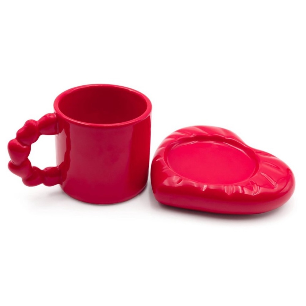 Target 🎯 10oz Heart Coffee Mugs ~ Red - Picture 2 of 3